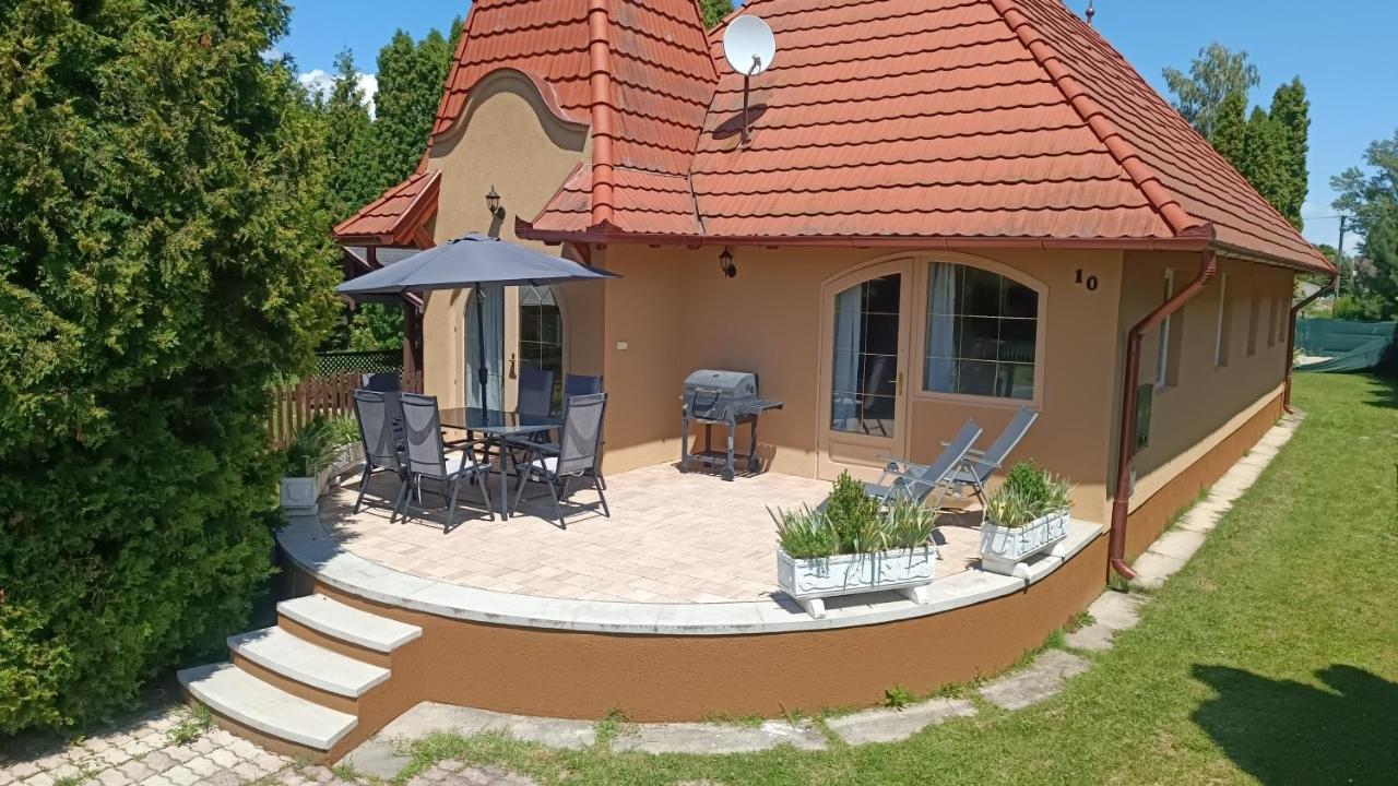 Vica Apartman Balatonbereny Exterior photo