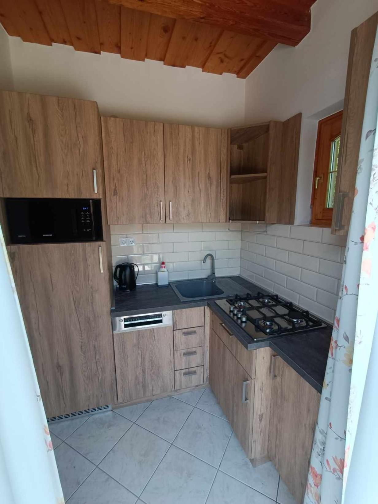 Vica Apartman Balatonbereny Exterior photo